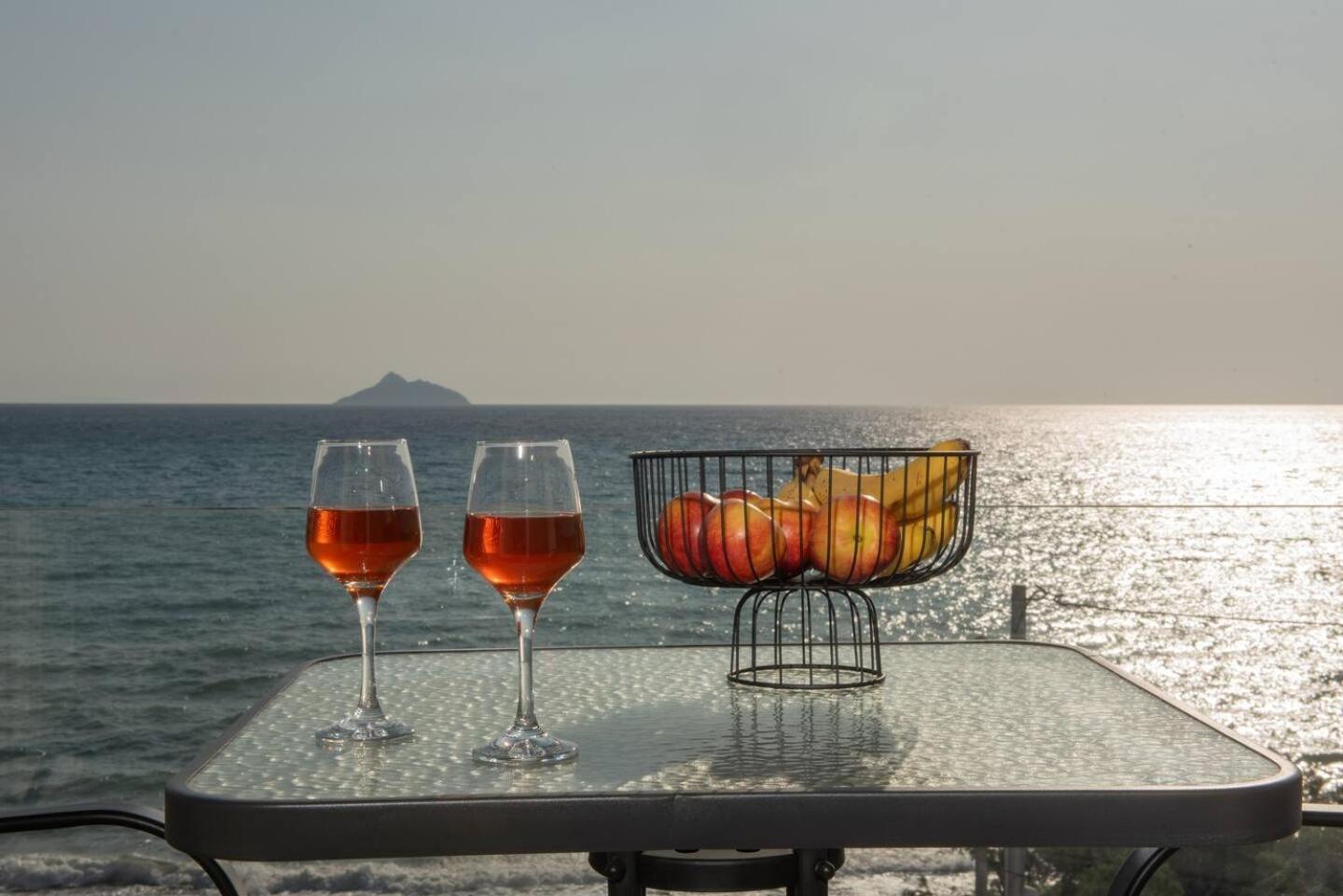 Stella & Eleni Suite With Shared Pool & Open View Kalamaki  Exterior photo