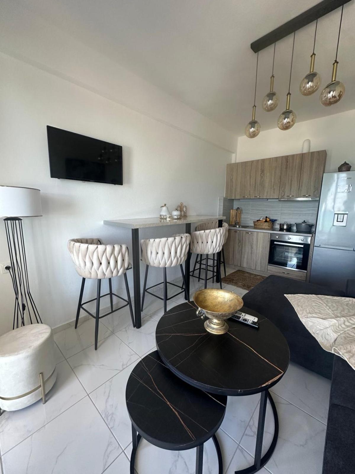 Stella & Eleni Suite With Shared Pool & Open View Kalamaki  Exterior photo